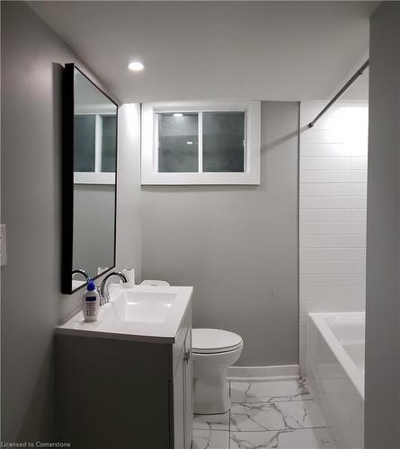 23 Bonnylyn Drive, Kitchener, ON - Indoor Photo Showing Bathroom