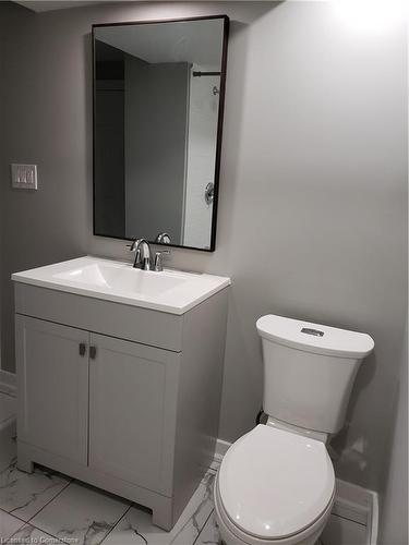 23 Bonnylyn Drive, Kitchener, ON - Indoor Photo Showing Bathroom