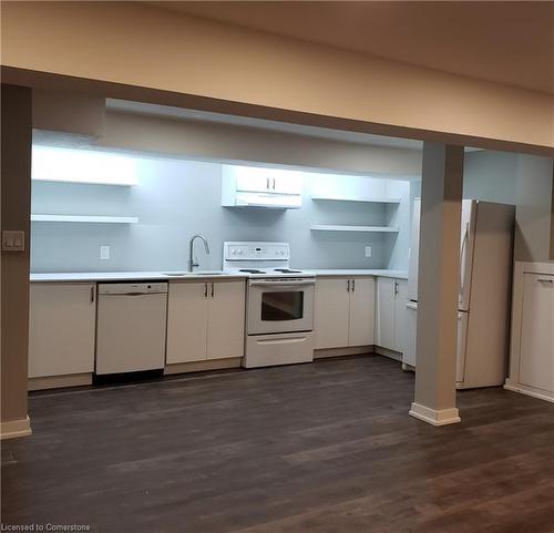 23 Bonnylyn Drive, Kitchener, ON - Indoor Photo Showing Kitchen