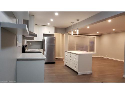 23 Bonnylyn Drive, Kitchener, ON - Indoor Photo Showing Kitchen