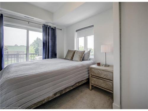 B10-10 Palace Street, Kitchener, ON - Indoor Photo Showing Bedroom