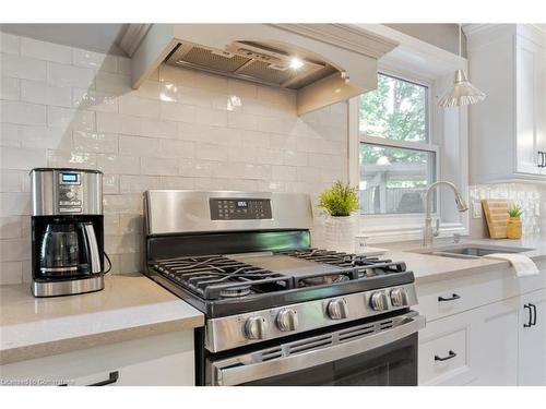 180 Edgehill Drive, Kitchener, ON - Indoor Photo Showing Kitchen With Upgraded Kitchen