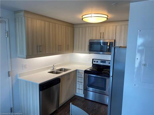 2504-158 King Street N, Waterloo, ON - Indoor Photo Showing Kitchen With Double Sink