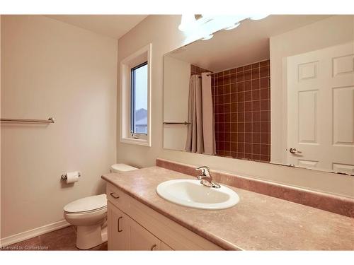 39 Glenvista Drive, Kitchener, ON - Indoor Photo Showing Bathroom