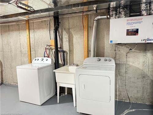 39 Glenvista Drive, Kitchener, ON - Indoor Photo Showing Laundry Room