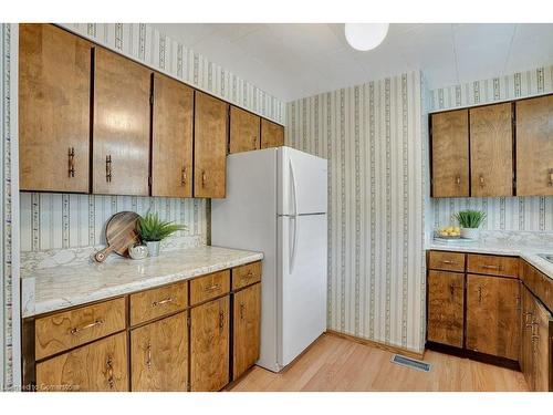 77 Beech Avenue, Cambridge, ON - Indoor Photo Showing Kitchen