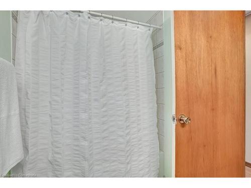 77 Beech Avenue, Cambridge, ON - Indoor Photo Showing Bathroom