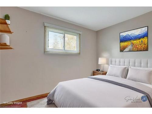 77 Beech Avenue, Cambridge, ON - Indoor Photo Showing Bedroom