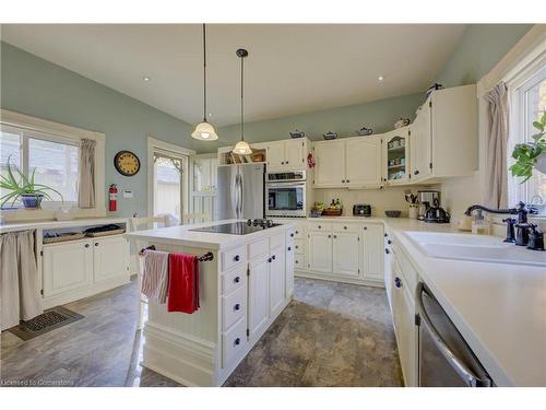 22 Harvey Street, Cambridge, ON - Indoor Photo Showing Kitchen