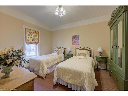 22 Harvey Street, Cambridge, ON - Indoor Photo Showing Bedroom