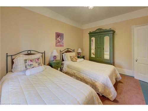 22 Harvey Street, Cambridge, ON - Indoor Photo Showing Bedroom