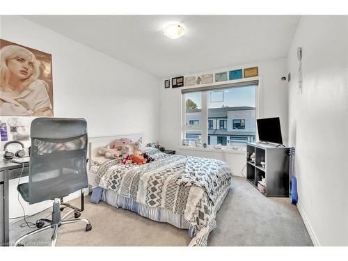 82 Pony Way E, Kitchener, ON - Indoor Photo Showing Bedroom