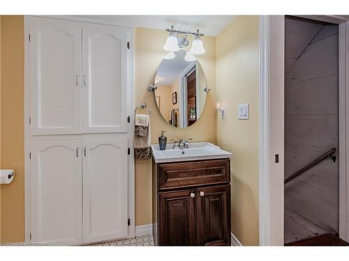 273 Heritage Drive, Kitchener, ON - Indoor Photo Showing Bathroom