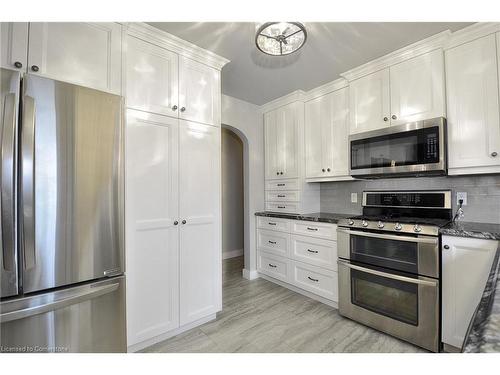 9 Christopher Drive, Cambridge, ON - Indoor Photo Showing Kitchen