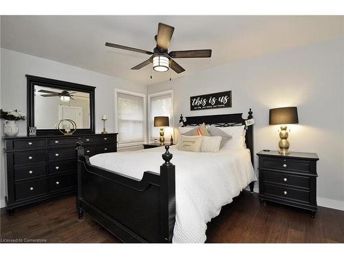 9 Christopher Drive, Cambridge, ON - Indoor Photo Showing Bedroom