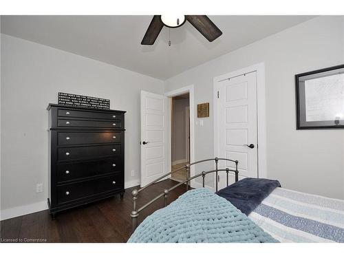 9 Christopher Drive, Cambridge, ON - Indoor Photo Showing Bedroom