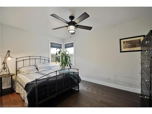 9 Christopher Drive, Cambridge, ON - Indoor Photo Showing Bedroom