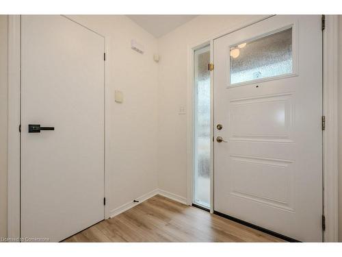 21-20 Paulander Drive, Kitchener, ON - Indoor Photo Showing Other Room