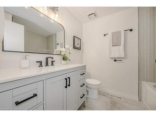 21-20 Paulander Drive, Kitchener, ON - Indoor Photo Showing Bathroom