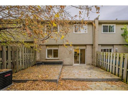 21-20 Paulander Drive, Kitchener, ON - Outdoor