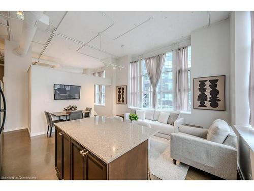 220-410 King Street W, Kitchener, ON - Indoor Photo Showing Living Room