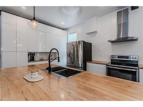 335 Leopold Street, Wingham, ON - Indoor Photo Showing Kitchen With Double Sink With Upgraded Kitchen