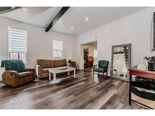 335 Leopold Street, Wingham, ON - Indoor Photo Showing Living Room