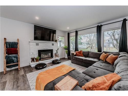 335 Leopold Street, Wingham, ON - Indoor Photo Showing Living Room With Fireplace