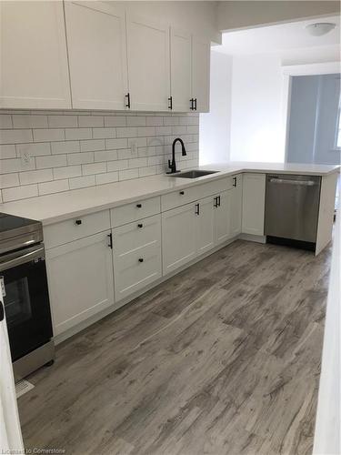 35 Concession Street, Cambridge, ON - Indoor Photo Showing Kitchen