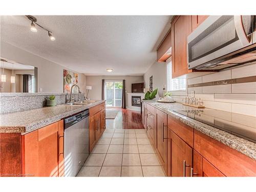 107 Glencliffe Court, Kitchener, ON - Indoor Photo Showing Kitchen