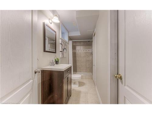 107 Glencliffe Court, Kitchener, ON - Indoor Photo Showing Bathroom