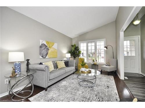 830 Railton Avenue, London, ON - Indoor Photo Showing Living Room