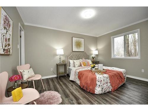 830 Railton Avenue, London, ON - Indoor Photo Showing Bedroom