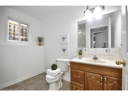 830 Railton Avenue, London, ON - Indoor Photo Showing Bathroom