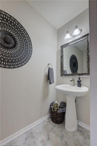 11B-50 Howe Drive, Kitchener, ON - Indoor Photo Showing Bathroom