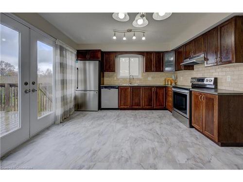 11B-50 Howe Drive, Kitchener, ON - Indoor Photo Showing Kitchen