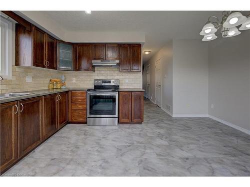 11B-50 Howe Drive, Kitchener, ON - Indoor Photo Showing Kitchen