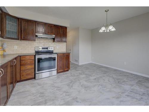 11B-50 Howe Drive, Kitchener, ON - Indoor Photo Showing Kitchen