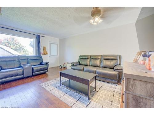 6-55 Blandford Street, Woodstock, ON - Indoor Photo Showing Living Room