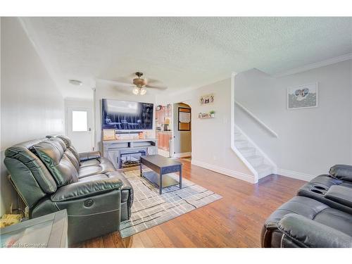 6-55 Blandford Street, Woodstock, ON - Indoor Photo Showing Living Room