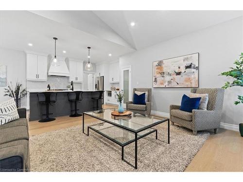 113 Livingston Drive, Tillsonburg, ON - Indoor Photo Showing Living Room