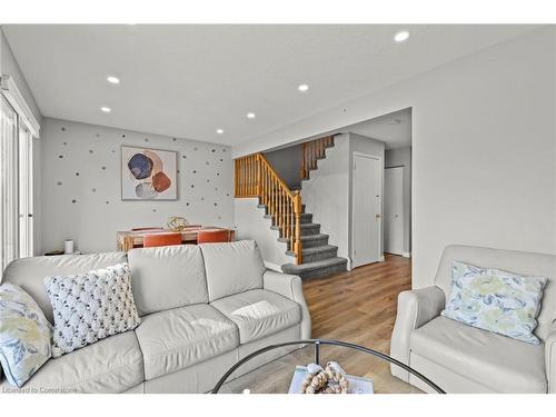 449 Shadow Wood Crescent, Waterloo, ON - Indoor Photo Showing Living Room