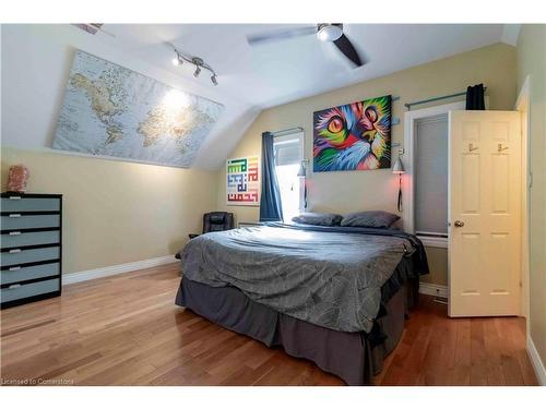 66 Short Street, Waterloo, ON - Indoor Photo Showing Bedroom