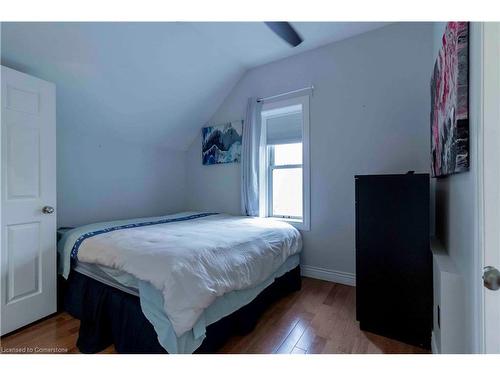 66 Short Street, Waterloo, ON - Indoor Photo Showing Bedroom