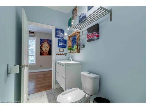 66 Short Street, Waterloo, ON - Indoor Photo Showing Bathroom