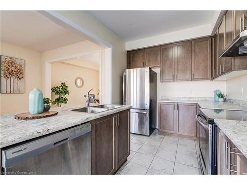 137 Huntingford Trail, Woodstock, ON - Indoor Photo Showing Kitchen With Double Sink