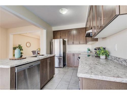 137 Huntingford Trail, Woodstock, ON - Indoor Photo Showing Kitchen With Double Sink