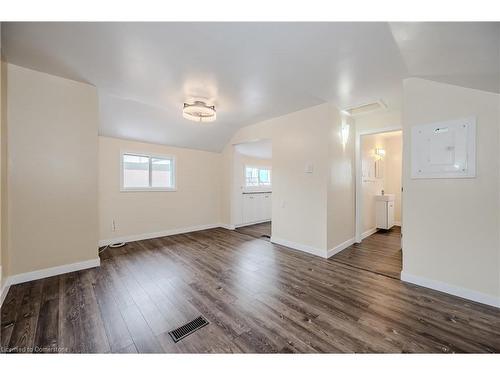 73 Albany Avenue, Hamilton, ON - Indoor Photo Showing Other Room