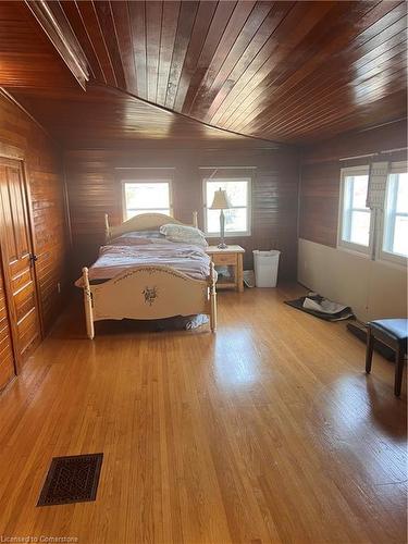 937 Duke Street, Cambridge, ON - Indoor Photo Showing Bedroom