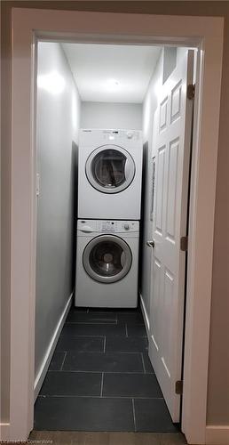 23 Bonnylyn Drive, Kitchener, ON - Indoor Photo Showing Laundry Room